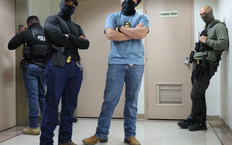 notorious-hacker-group-doxxes-ice-and-fbi-officials-in-new-leak,-report-says